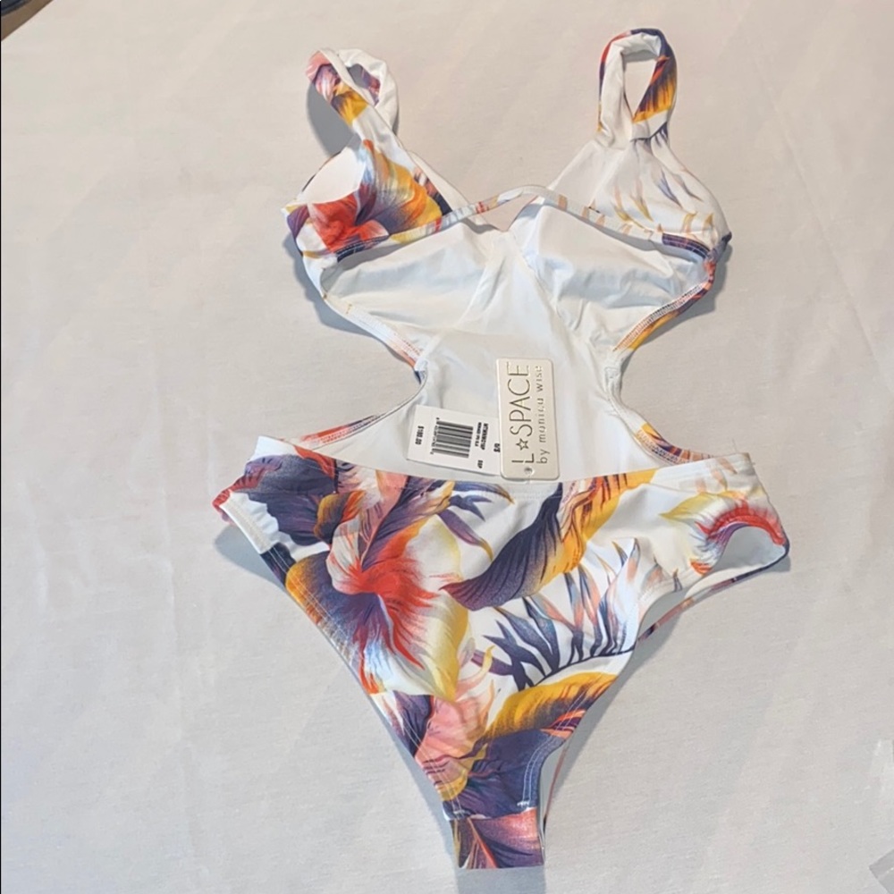 L*Space Monaco One-Piece Sz 6 - Picture 4 of 10